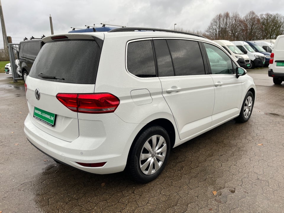 VW Touran 2,0 TDi 115 Highline DSG Van 5d