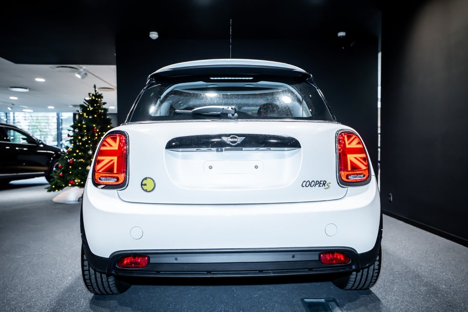 MINI Cooper SE Classic Trim 3d