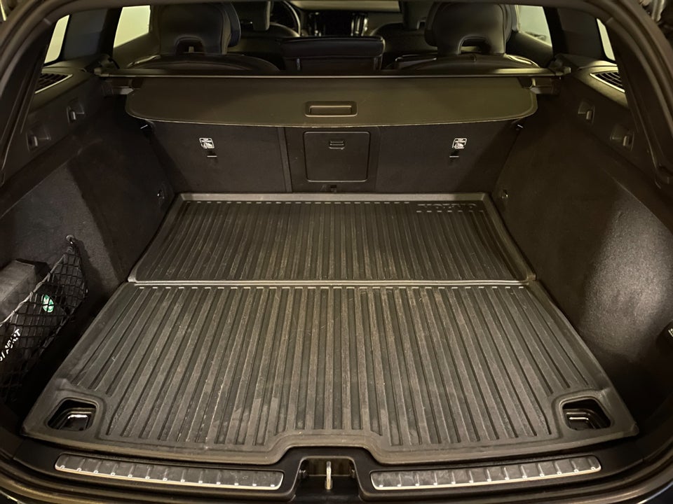 Volvo V60 2,0 T6 ReCharge R-Design aut. AWD 5d