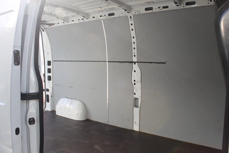 Renault Master III T35 2,3 dCi 170 L3H2 Kassevogn