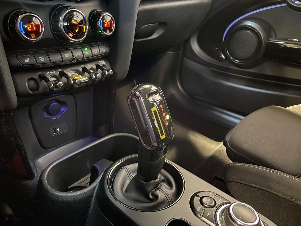 MINI Cooper SE Essential 3d