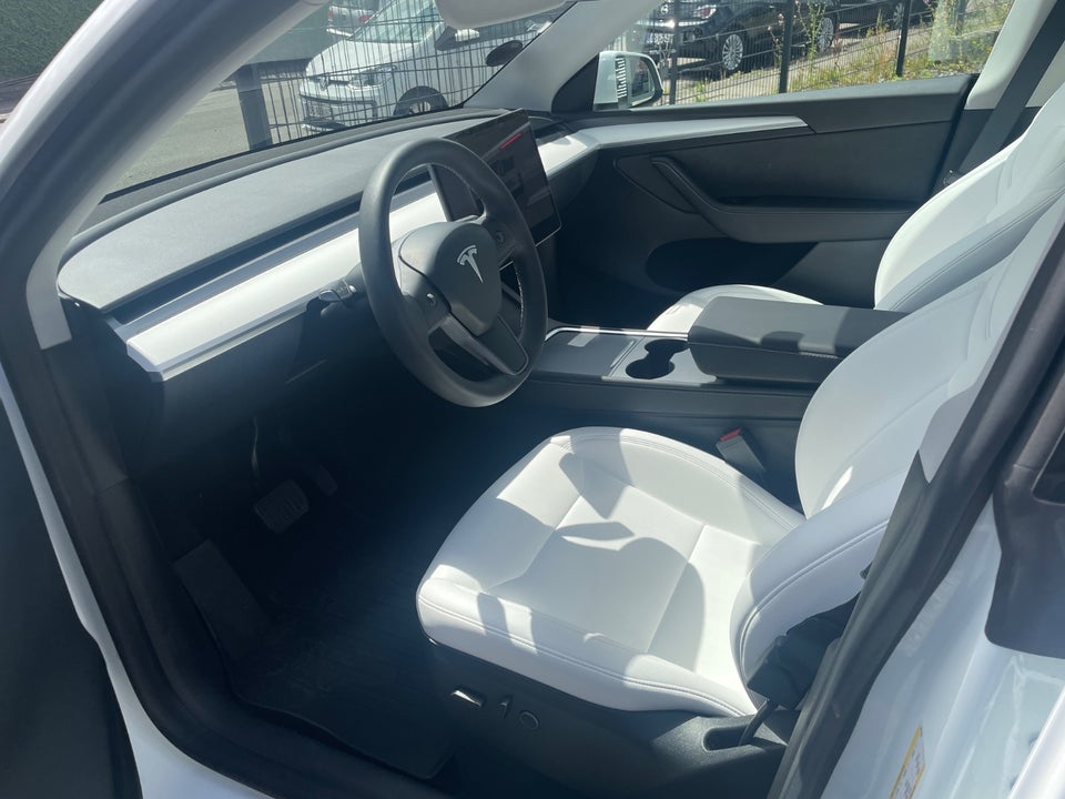 Tesla Model Y Long Range AWD 5d
