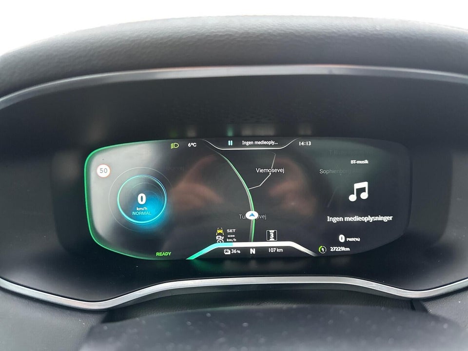 MG Marvel R Luxury 5d