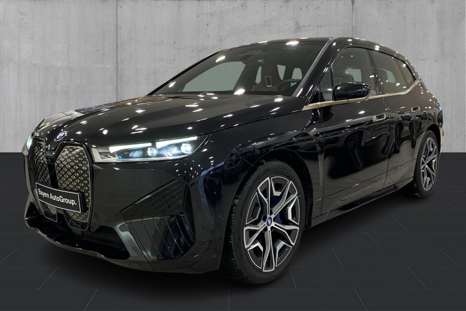 BMW iX xDrive40 Supercharged 5d
