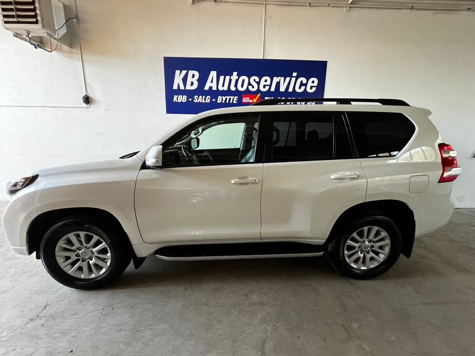 Toyota Land Cruiser 2,8 D-4D T4 aut. 7prs 5d