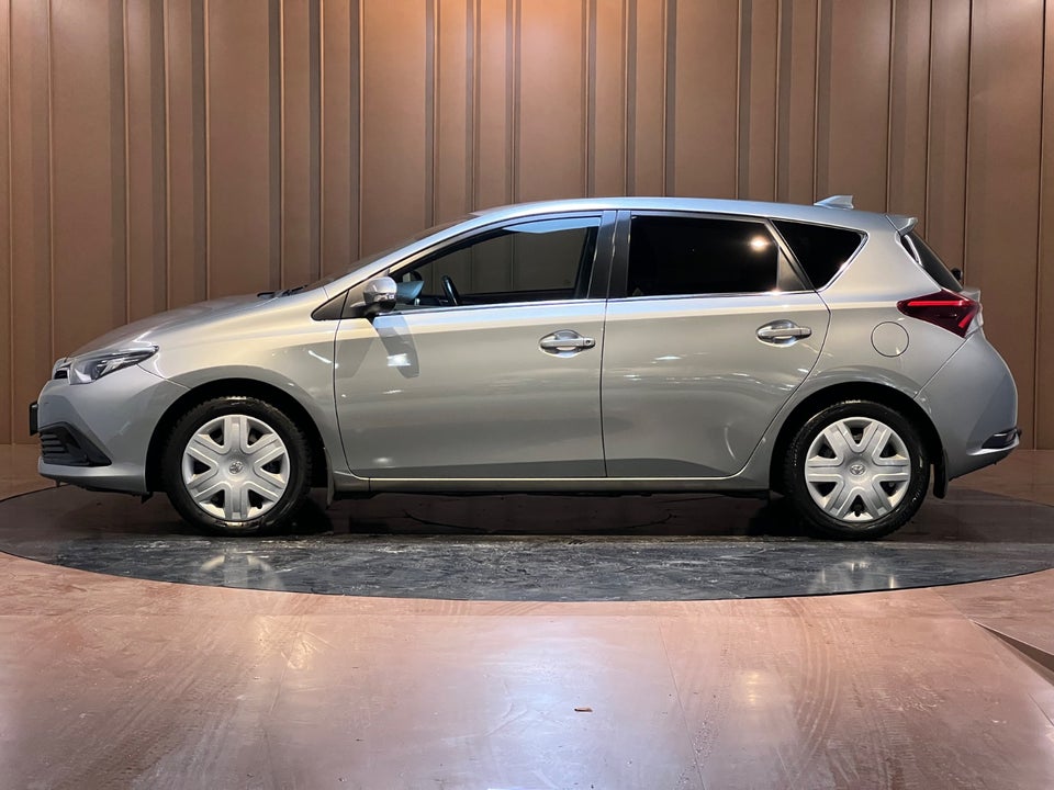 Toyota Auris 1,2 T T2 Style 5d