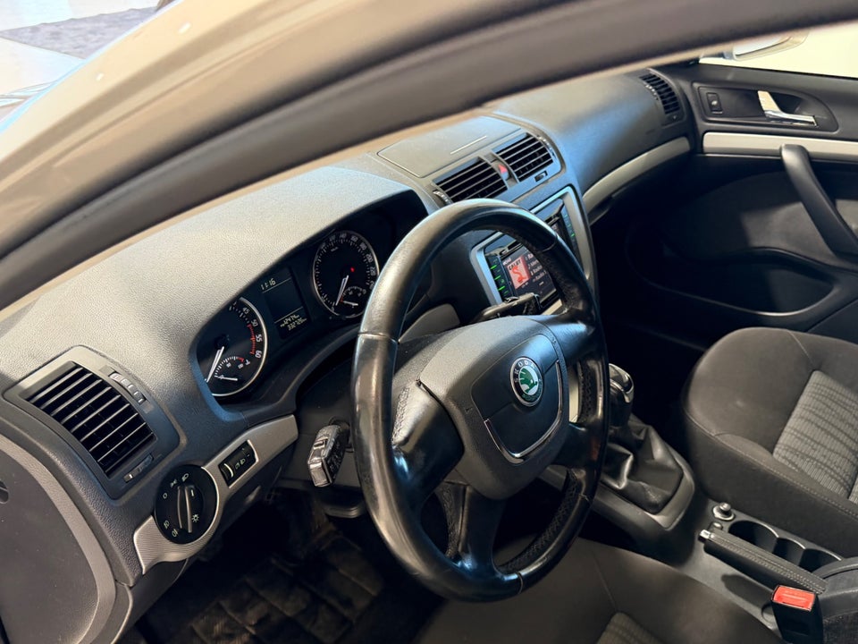 Skoda Octavia 1,6 TDi 105 Elegance 5d