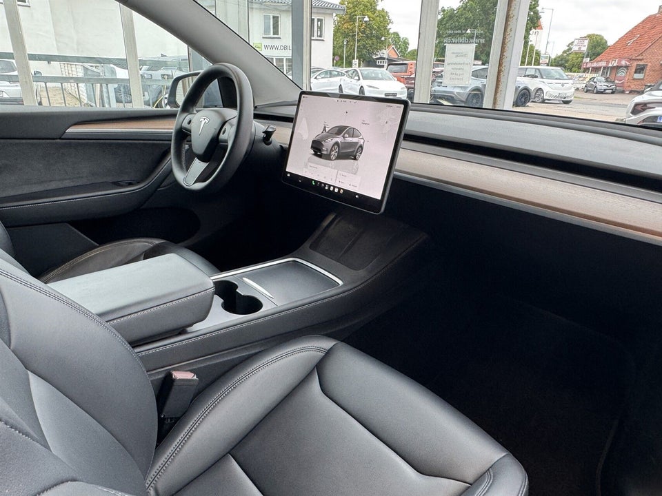 Tesla Model Y Long Range AWD 5d