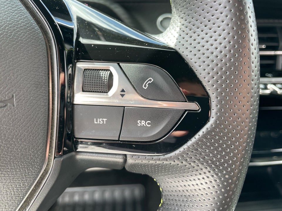 Peugeot e-2008 50 GT Premium 5d