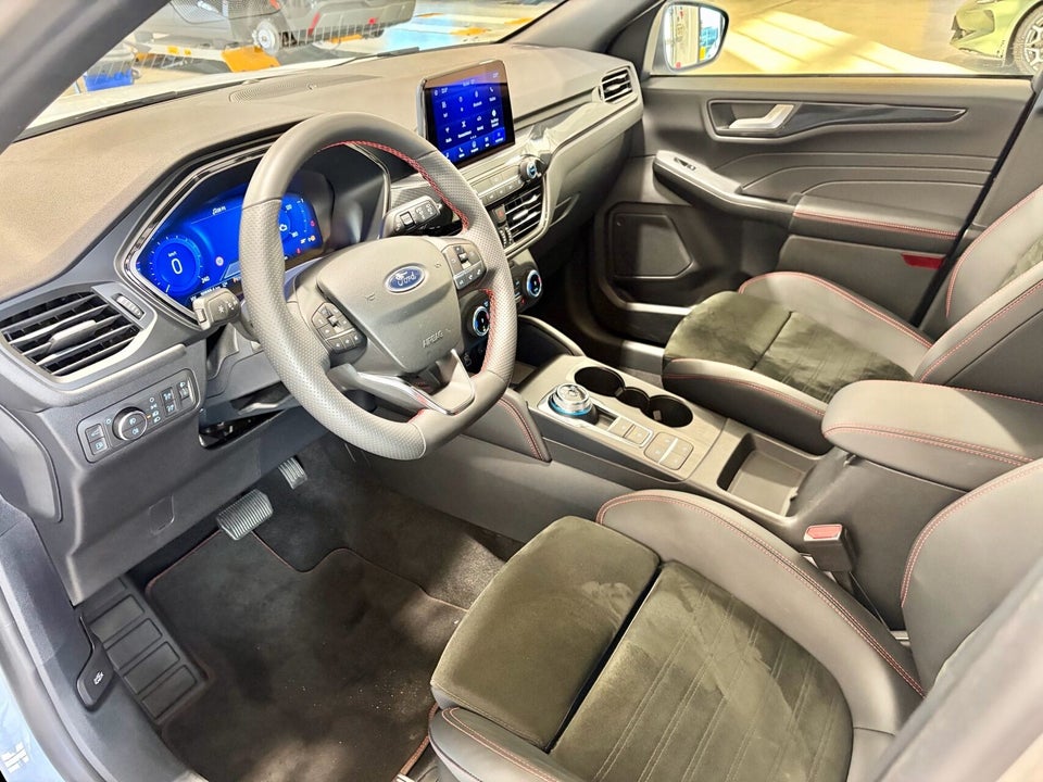 Ford Kuga 2,5 PHEV ST-Line X CVT 5d