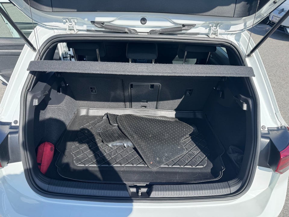 VW Golf VIII 1,4 GTE DSG 5d