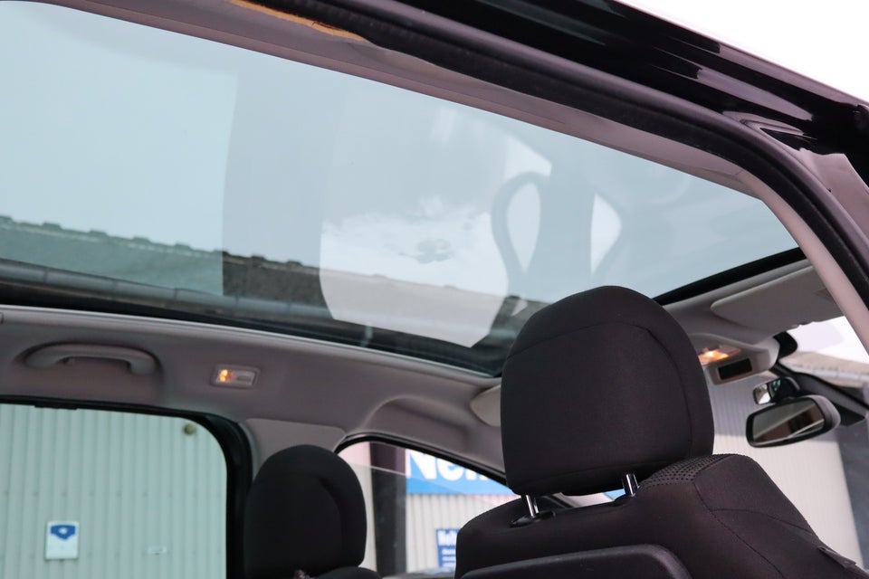 Peugeot 5008 1,6 HDi 114 Style 7prs 5d