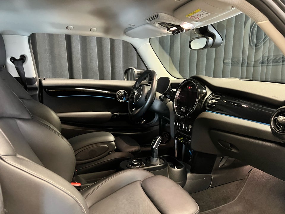 MINI Cooper SE Classic Trim 3d