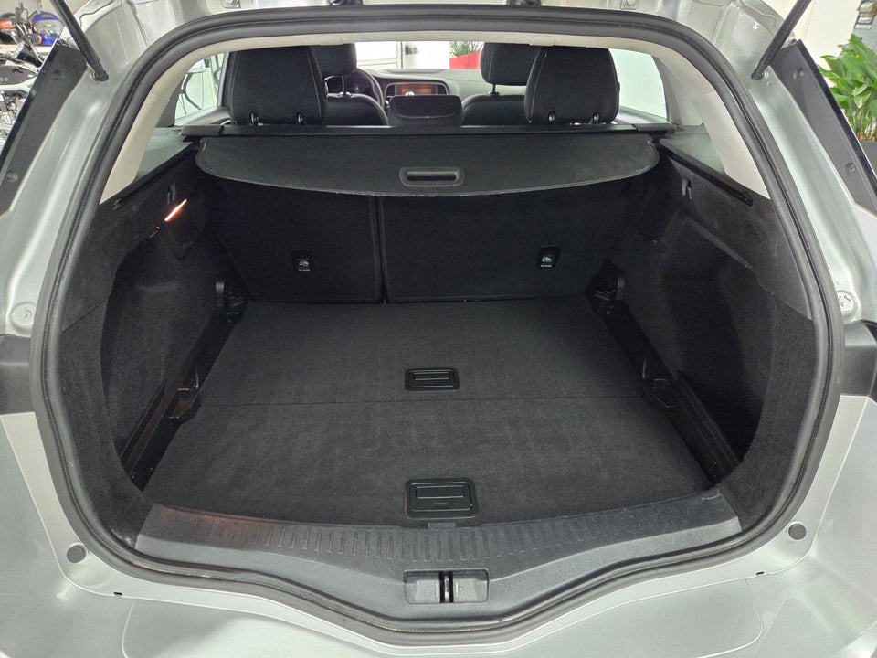 Renault Megane IV 1,3 TCe 140 Limited Sport Tourer EDC 5d