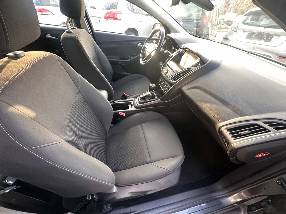 Ford Focus 1,0 SCTi 125 Business stc. 5d