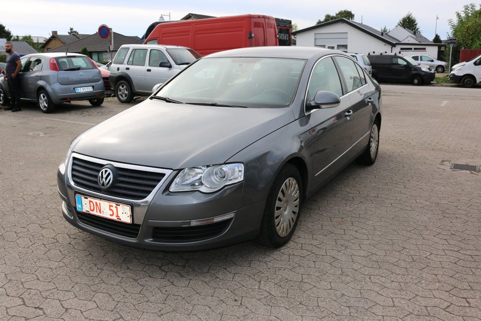 VW Passat 2,0 FSi Trendline 4d