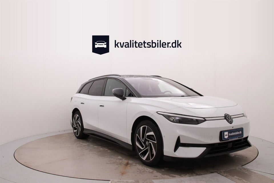 VW ID.7 77 Style+ Tourer 5d