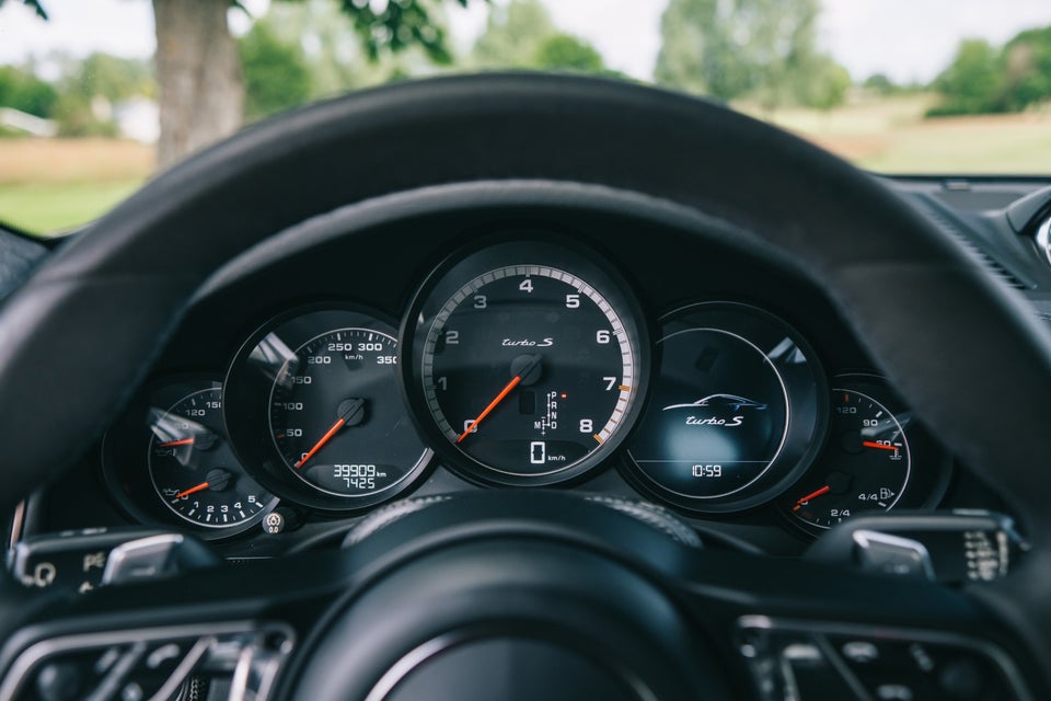 Porsche 911 Turbo S 3,8 Coupé PDK 2d