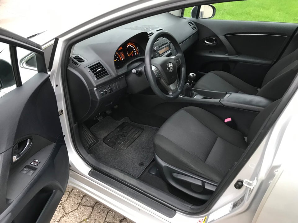Toyota Avensis 1,6 VVT-i T1 4d