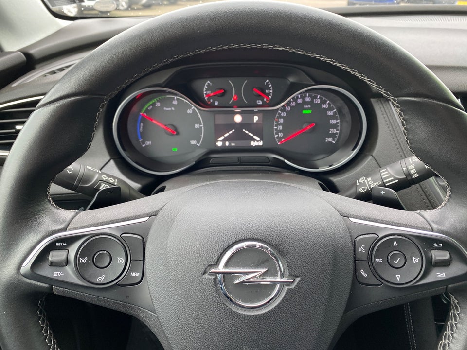 Opel Grandland X 1,6 Hybrid4 Exclusive aut. 5d