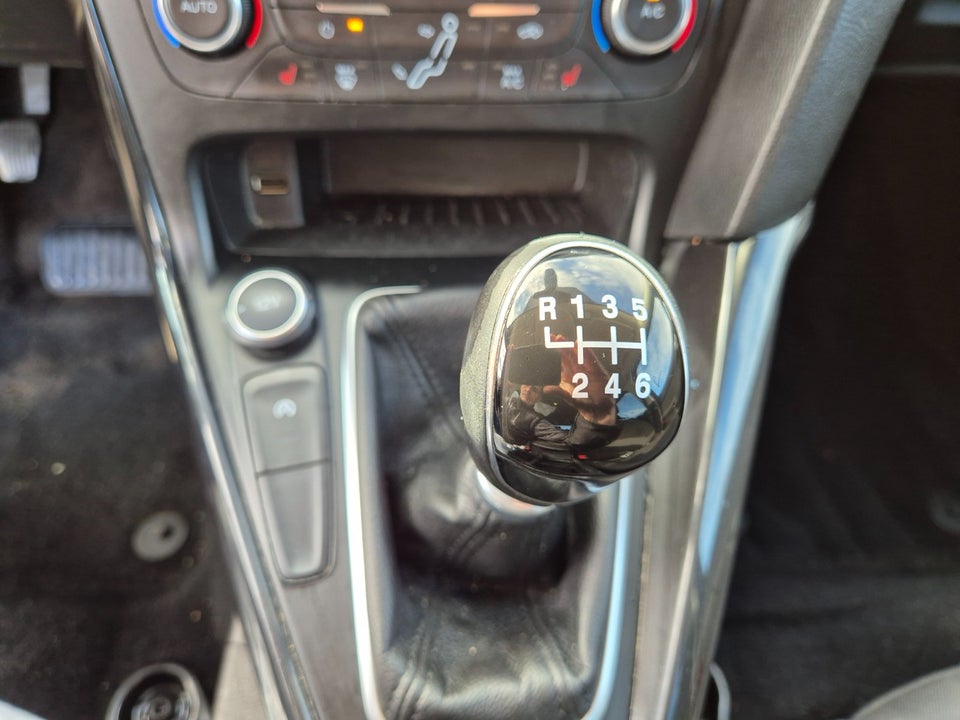 Ford Focus 1,0 SCTi 125 Business stc. 5d