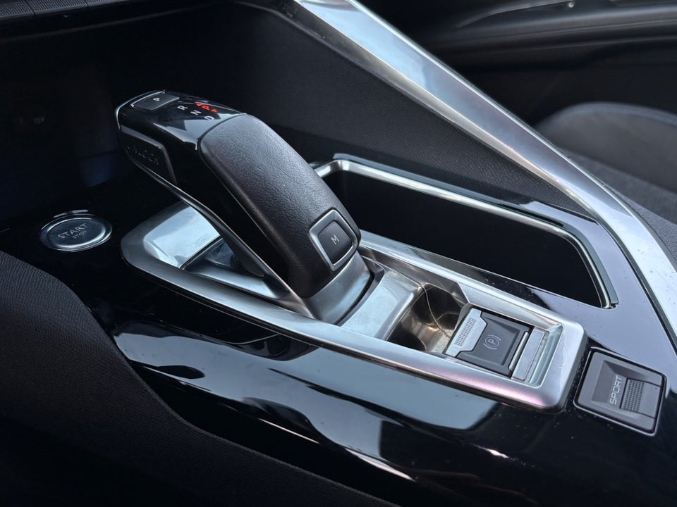 Peugeot 5008 1,2 e-THP 130 Allure EAT6 7prs 5d