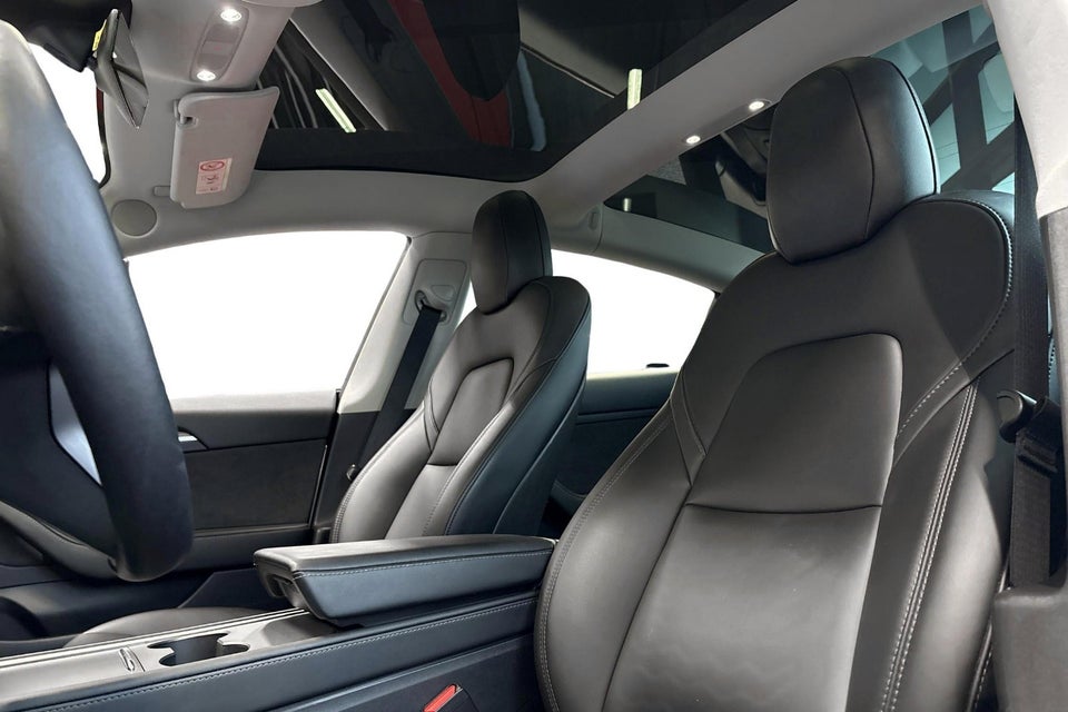 Tesla Model 3 Standard Range+ RWD 4d