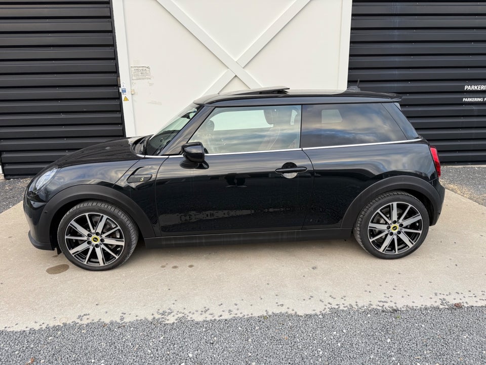 MINI Cooper SE Classic Trim 3d