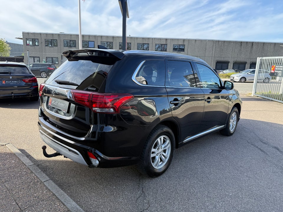 Mitsubishi Outlander 2,4 PHEV Intense CVT 4WD 5d