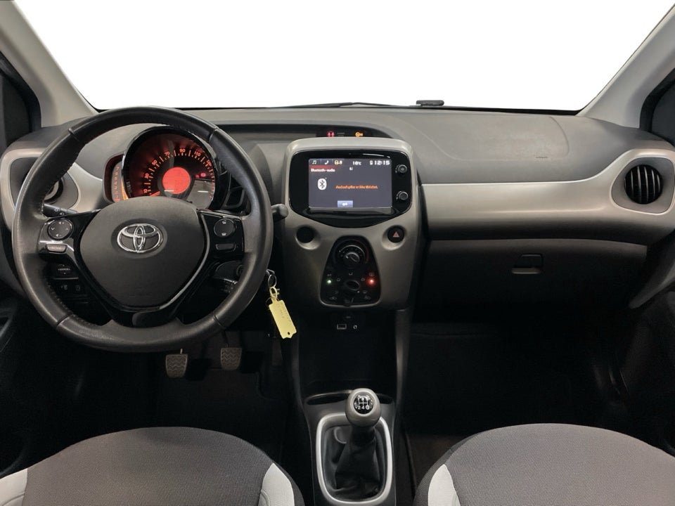 Toyota Aygo 1,0 VVT-i x-play 5d