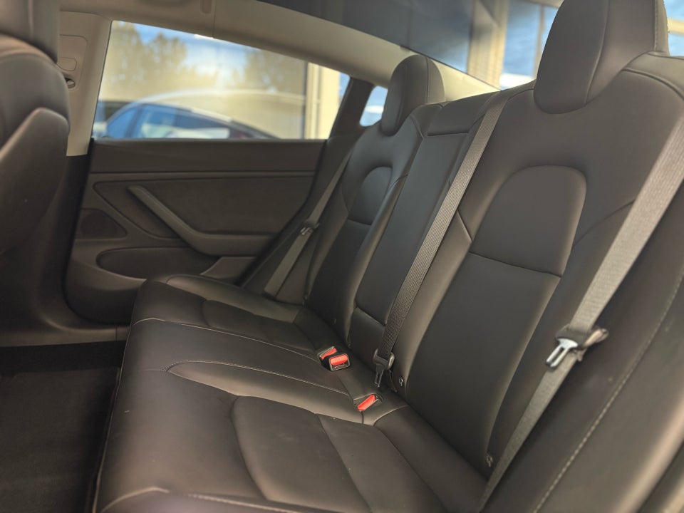 Tesla Model 3 Long Range AWD 4d