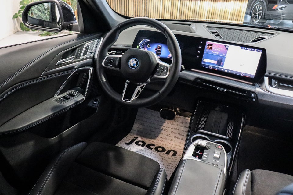 BMW iX1 eDrive20 Fully Charged M-Sport 5d