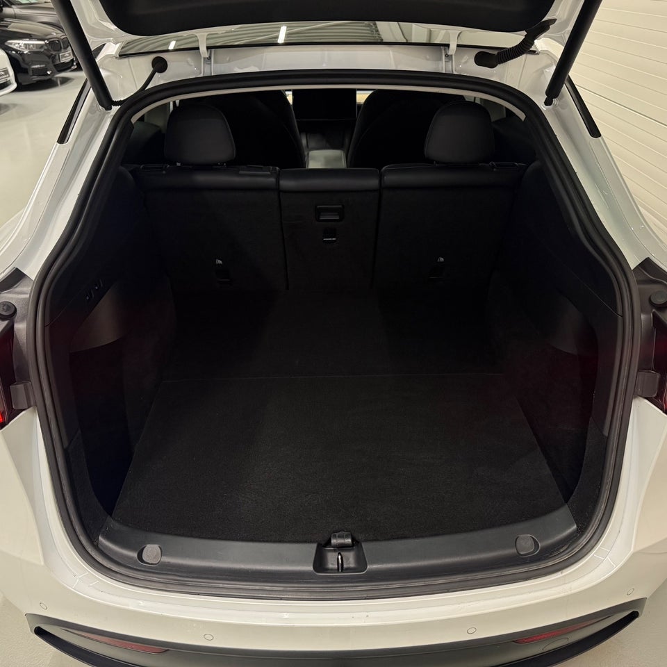 Tesla Model Y Long Range AWD 5d