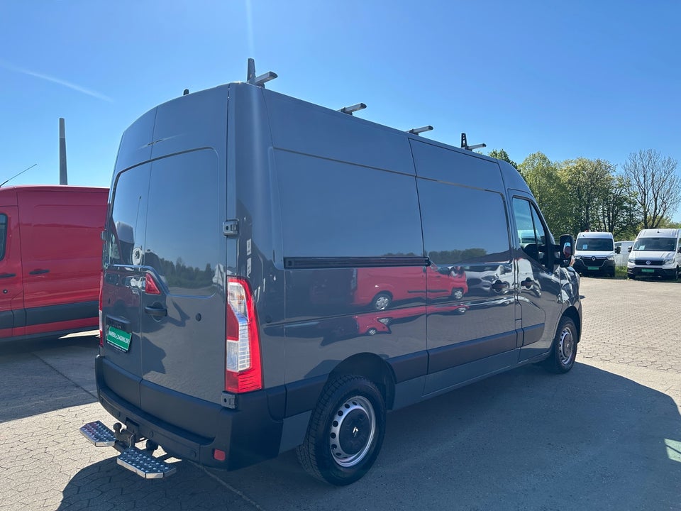 Renault Master IV T35 2,3 dCi 150 L2H2 Kassevogn