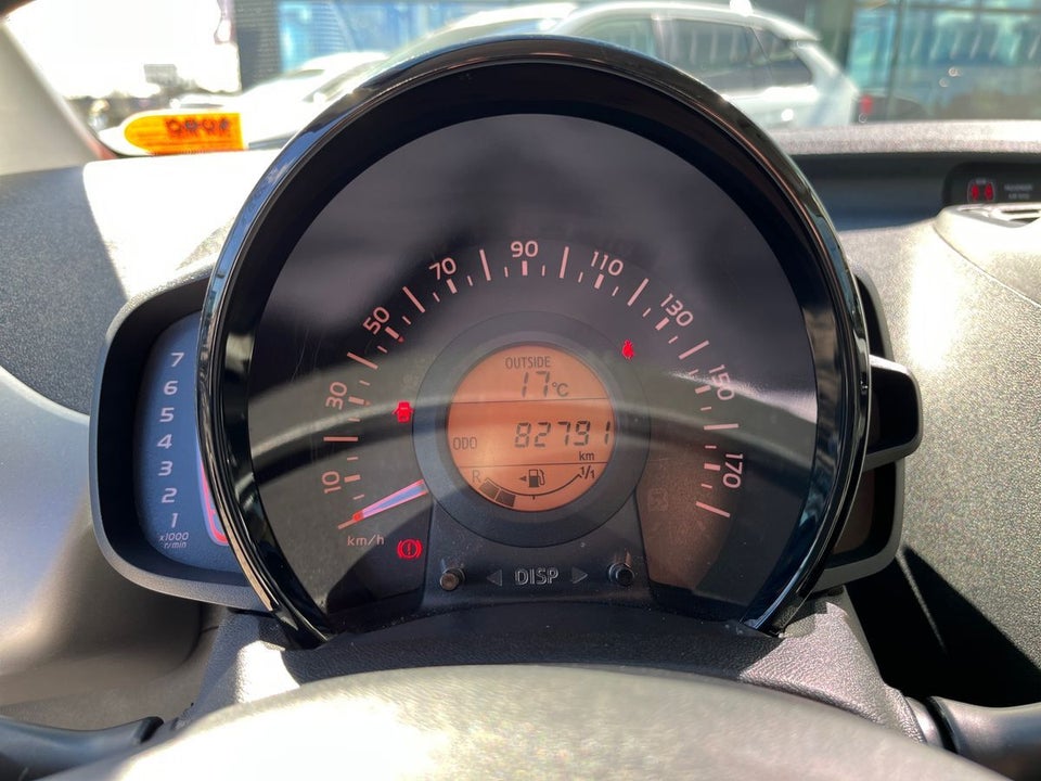 Toyota Aygo 1,0 VVT-i x-play 5d