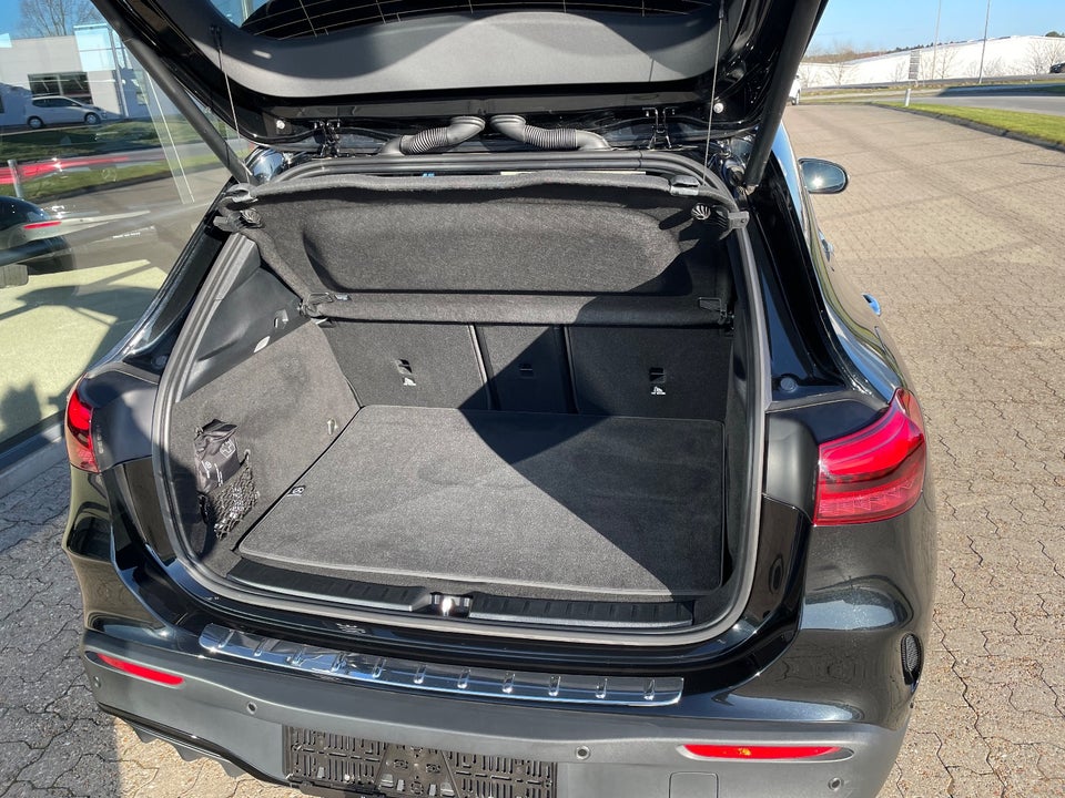 Mercedes EQA350 AMG Line Premium 4Matic 5d