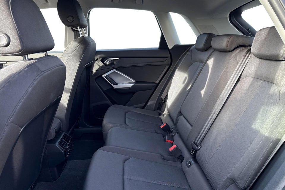 Audi Q3 35 TFSi Advanced Prestige S-tr. 5d