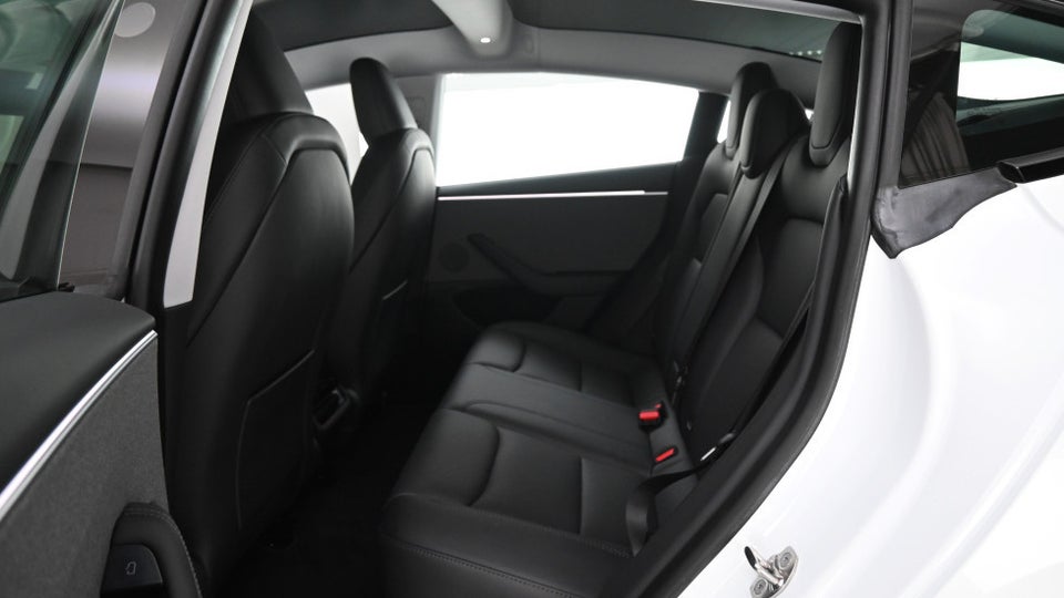 Tesla Model 3 RWD 4d