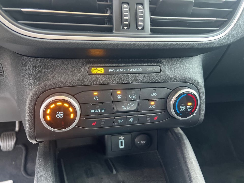 Ford Focus 1,0 EcoBoost Connected 5d