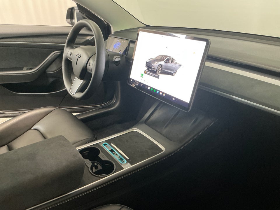 Tesla Model 3 RWD 4d