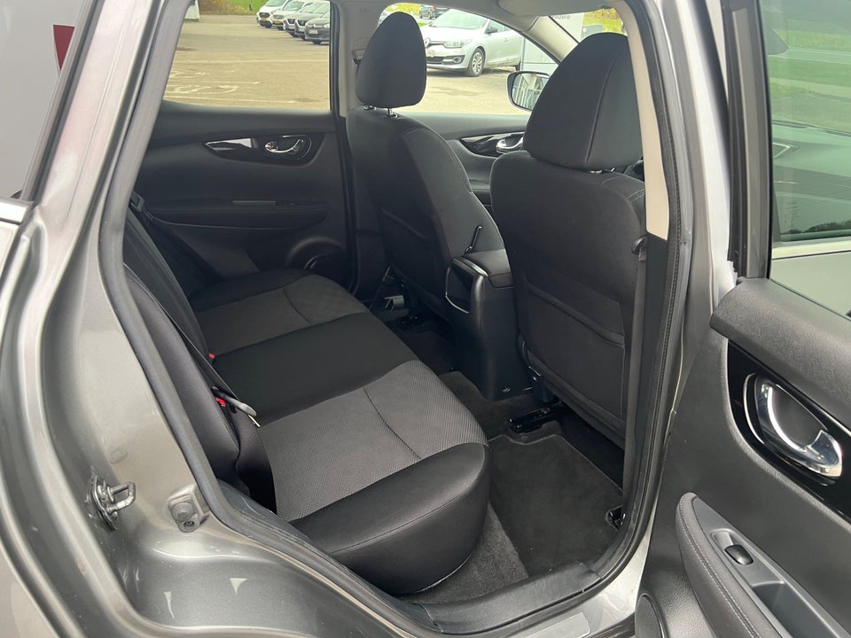 Nissan Qashqai 1,2 Dig-T 115 N-Connecta 5d