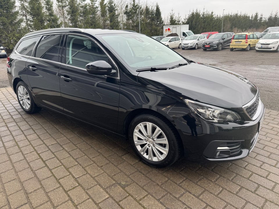 Peugeot 308 1,5 BlueHDi 130 Allure Grand SW 5d