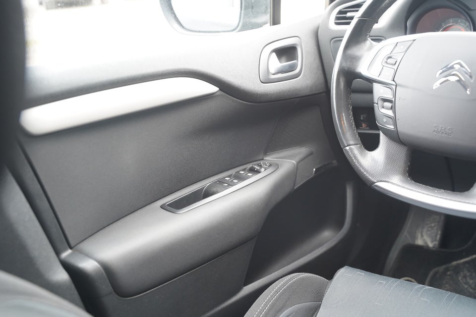 Citroën C4 1,6 e-HDi 112 Seduction E6G 5d