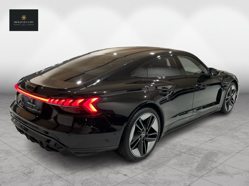 Audi e-tron GT quattro 4d