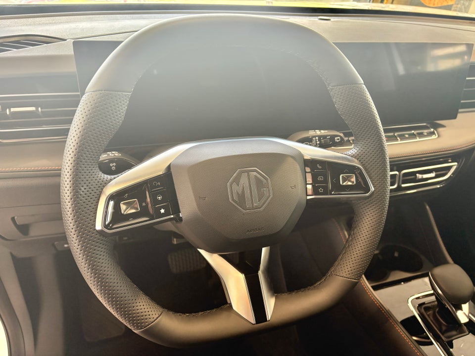 MG HS 1,5 PHEV Luxury 5d