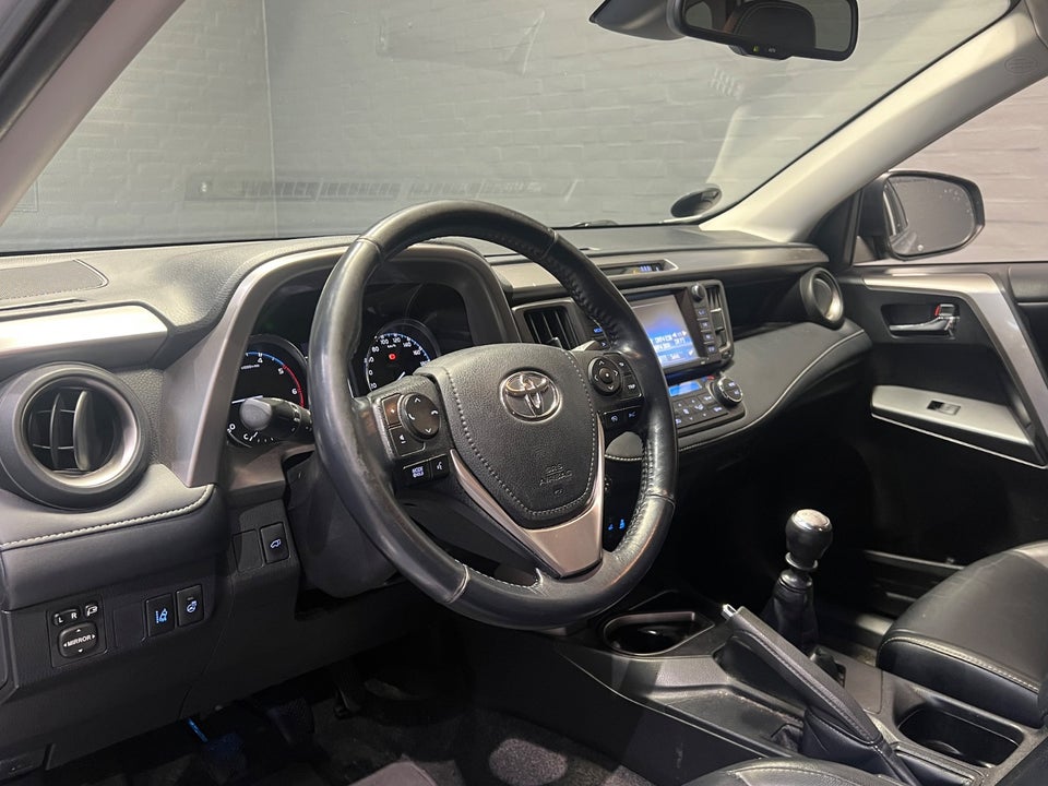 Toyota RAV4 2,0 D-4D T3 5d