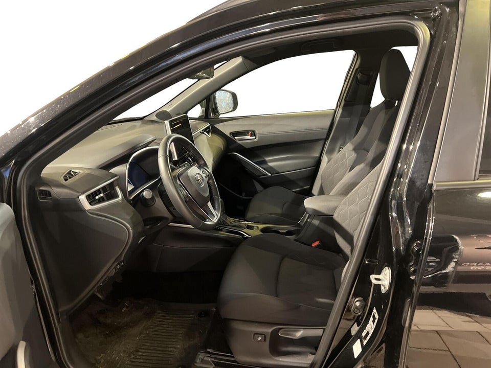 Toyota Corolla Cross 2,0 Hybrid Style Comfort CVT 5d