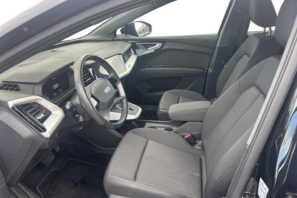 Audi Q4 e-tron 45 quattro 5d