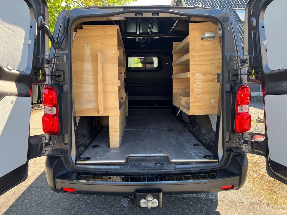 Toyota ProAce 2,0 D 144 Long Comfort Master aut. 4d