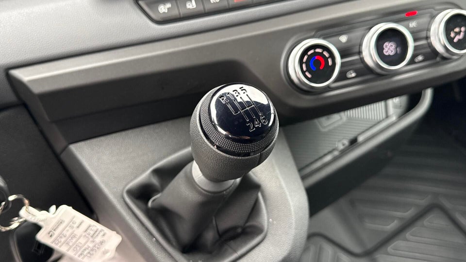 Renault Master V T33 2,0 dCi 130 L2H2 Kassevogn Tekno